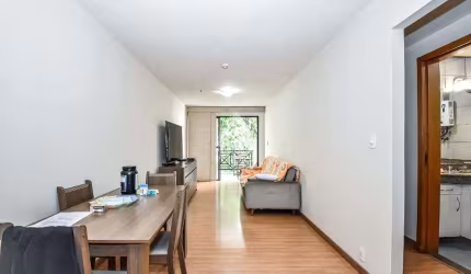 Flat 2 quartos com varanda e infraestrutura completa no Flamengo