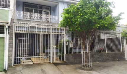 Casa Duplex com piscina e 4 quartos na Vila da Penha