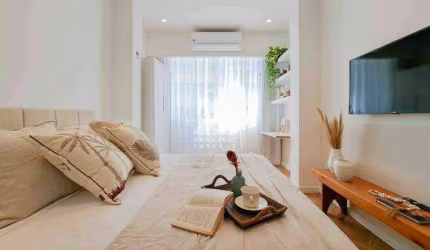 Conjugado todo reformado e mobiliado com vista lateral da Praia.