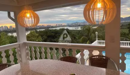 Casa de Condomínio com 4 Quartos, 4 suítes, 4 vagas, 15000m, vista paronâmica.