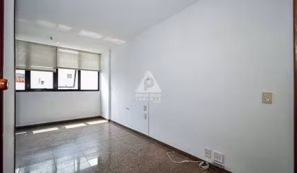 Sala comercial com vaga, à venda próximo do Largo do Machado, Flamengo e Catete!