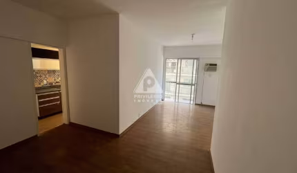 2 quartos sendo 1 suite. varanda, vaga, dependencia completa, infraestrutura completa
