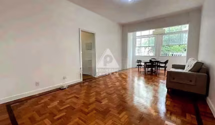Apartamento de 3 quartos, suíte e vaga escriturada á venda no Flamengo