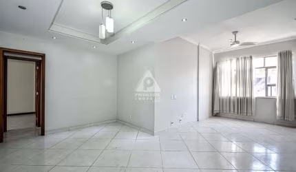 Apartamento a venda com 3 quartos sendo 1 suíte em Laranjeiras.