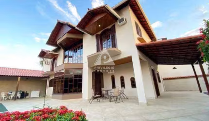 Casa de rua à venda, 3 quartos, 1 suíte, Centro - Nilópolis/RJ