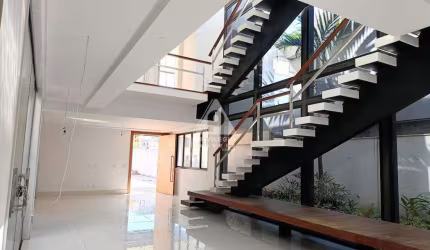 Casa condomínio Rio Mar - 4 suítes, piscina, sauna, energia solar - Barra da Tijuca