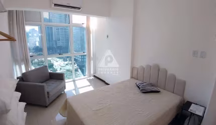 Apartamento Reformado Portaria 24Hrs ao lado do metrô