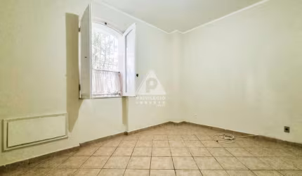 Urca apartamento quarto e sala amplo em rua tranquila e segura