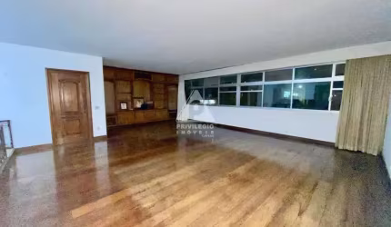 Apartamento à venda em Copacabana, 4 quartos, suíte e vaga de garagem.
