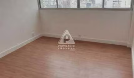 Vendo cobertura Rua Barão de Pirassinunga - 3 quartos - área com churrasqueira e 250 m² e duas vagas de garagem