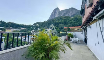 Cobertura no Humaitá com 5 quartos, vaga, 392,00m²