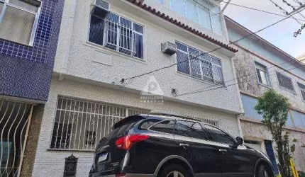 Casa de vila 4 quartos, 3 banheiros, 1 vaga