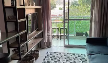Apartamendo 2 quartos mobilhado com suíte e reformado próximo ao metrô