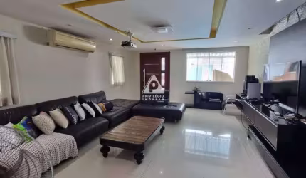 Casa Triplex 4 suites 1 master 2 vagas de garagem Condomínio Vivendas do Sol