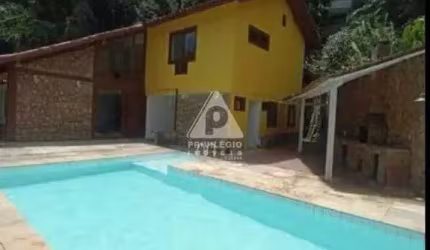 Venda de Mansão Magnífica com Excelentes Oportunidades Comerciais