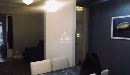 Apartamento a venda de 2 quartos, 1 suíte, 1 banheiro social, garden, área total 96 m2, 500 metros estação metrô Saens Pena, na Tijuca