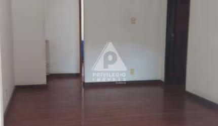 Excelente casa à venda em Condomínio fechado