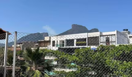 cobertura no Jardim Oceânico, 6 quartos, 5 suítes, piscina, sauna, 5 vagas de garagem e linda vista para Pedra da Gávea e Pedra Bonita