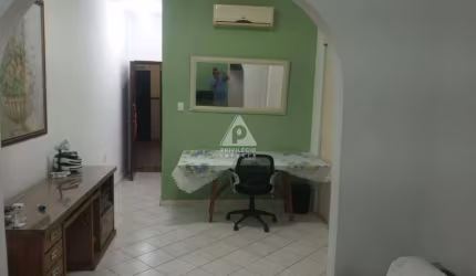 Apartamento Espetacular no Coração da Cidade – 2 Quartos e 3 Banheiros!