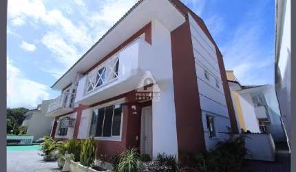 Casa à venda no Recreio dos Bandeirantes - 5 quartos, 6 banheiros, 3 vagas.