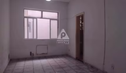 Apartamento conjugado em Botafogo com documentação OK, excelente oportunidade para investimento em rua estratégica na região