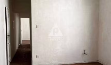 Apartamento de 2 quartos, com área de serviço. ACEITA FINANCIAMENTO
