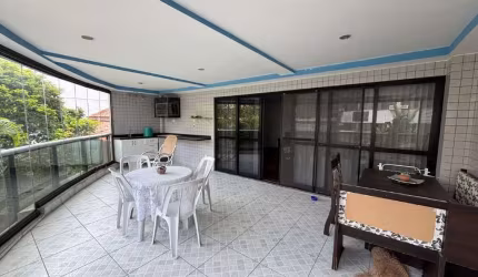 Apartamento de frente com varanda, 3 suítes, lavabo, dependência e empregada, 2 vagas de garagem no Recreio dos Bandeirantes