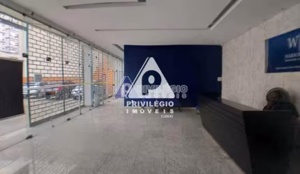 Predio comercial 3 andares 2.000 mts 4 banheiros estacionamento frente fundos 25 vagas Meier