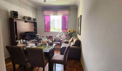 Excelente apartamento 2 quartos com dependência em rua Nobre do Bairro.