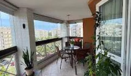 Apartamento 3 quartos sendo 1 suíte,dependência e 2 vagas na Barra da Tijuca