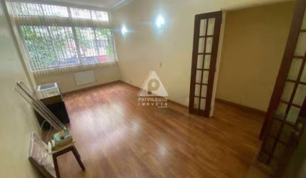 Apartamento á venda na Tijuca, 2 quartos, reformado, dependência