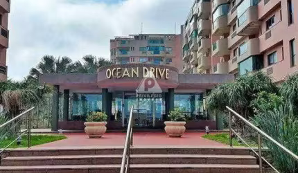 Apartamento na Barra da Tijuca com 100m² todo reformado, 2 quartos, varanda fechada, 2 banheiros com hidro, com vaga, infra total no condominio.