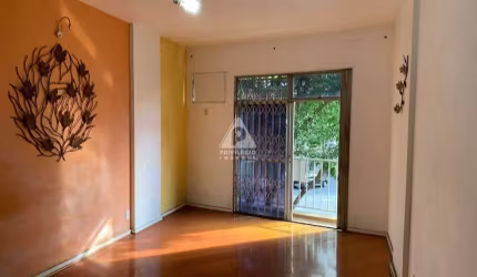 Apartamento 2 quartos, sala, varanda, 85 m2, dependências, portaria 24 hs, 2 elevadores, no Grajaú