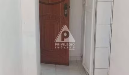 APARTAMENTO COM 1 QUARTO EM CONDOMINIO FECHADO NO CENTRO DO RIO