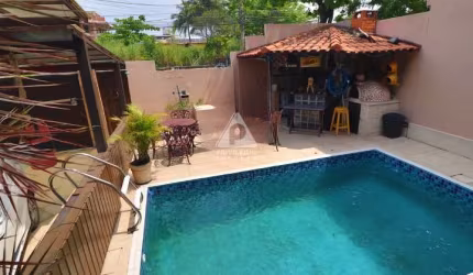 Casa duplex à venda 5 Quartos | 366M² - Praia Piratininga - Niterói - RJ