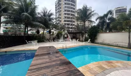 Belíssimo apartamento à venda, 3 quartos, Barra Olímpica.