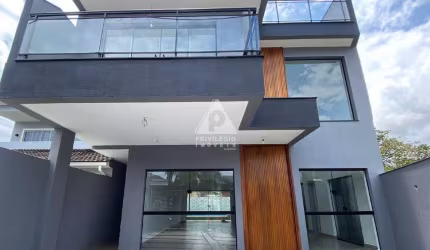 Casa Triplex de Alto Padrão no Condomínio Riviera del Sol - Recreio dos Bandeirantes