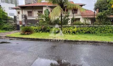 Casa para venda estilo rústico colonial no Condomínio Mansões, na Barra da Tijuca