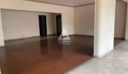 Oportunidade no coração de Copacabana - 4 quartos com varanda, suíte e 1 vaga de garagem