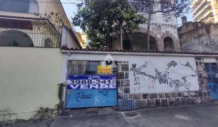 Vendo Casa Triplex - Rua Marechal Marques Porto