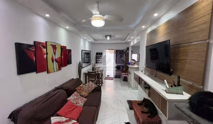 Excelente casa em Vargem Pequena no Family Club