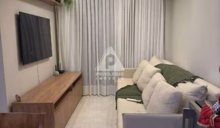 Excelente apartamento reformado 3 quartos, suíte, 1 vaga no Cachambi
