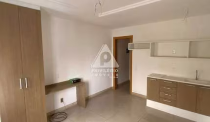 No Centro do Rio de Janeiro! Excelente apartamento conjugado, próximo ao Museu do Amanhã.