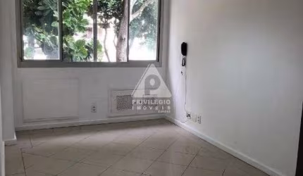 Apartamento à venda, 02 quartos, 01 vaga, Barra da Tijuca - Rio de Janeiro/RJ