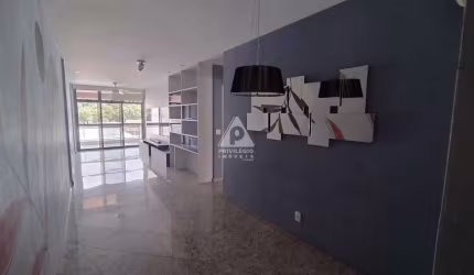 PROPOSTA - Varandão com 2 Quartos, 4 Banheiros, 1 Vaga e Dependências completa na Visconde de Itamarati - Maracanã