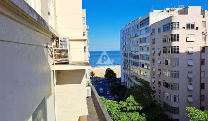 Apartamento Original 4 Quartos na Figueiredo de Magalhães na quadra da praia