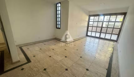 Cobertura de 5 quartos sendo um suíte, enorme terraço com churrasqueira e chuveirão, 3 vagas de garagem disponível para venda na Privilégio Imóveis