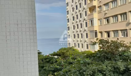 Apartamento 2 Quartos - Reformado com vista lateral mar - Posto 5, Copacabana, RJ