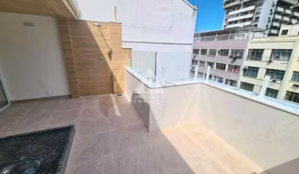 Cobertura reformada com vista para o Cristo
