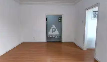 3 quartos sendo 1 suite, vaga, proximo do metro, dependencia completa, 120 metros